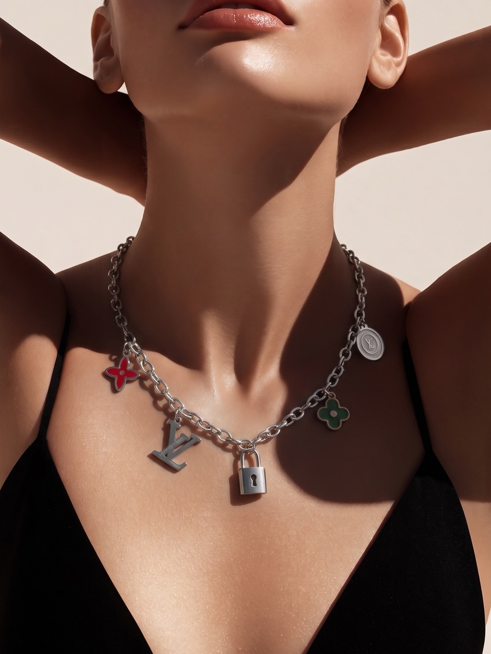 Fashion Jewelry Silver Chain Charm Necklace with Red and Green Accents